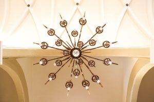 Photo Contemporary creative round flower-shaped iron glass chandelier